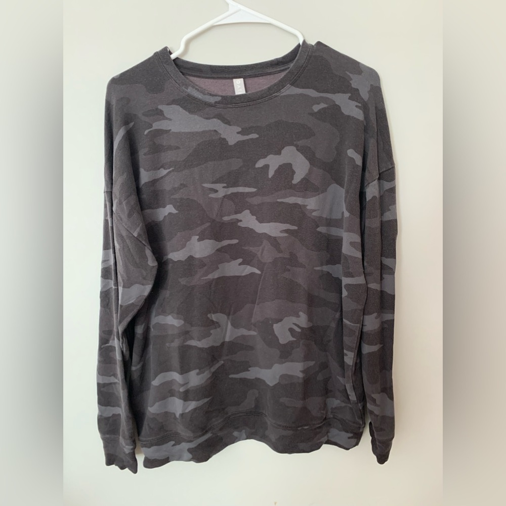 Athleta camo crew, size small